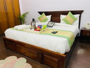 Divine India Service Apartment 4Bhk,D-36, Saket
