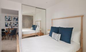 City Escape - 8 mins From Flinders St - Pool & Gym