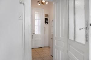 Comfy 2BR Apartment Near Downtown for Longstays