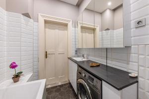 Maison Lumière -Comfy Buda Retreat AC, Balcony near M2 metro