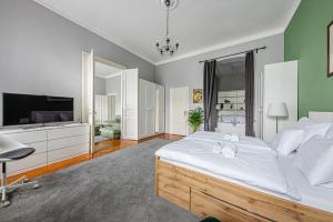 Maison Lumière -Comfy Buda Retreat AC, Balcony near M2 metro