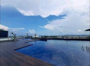Pollux Habibie Lvl 52 Sea View Studio with Gym,Pool & Netflix