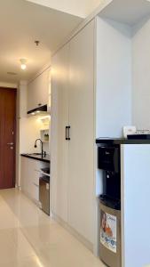 Pollux Habibie Lvl 52 Sea View Studio with Gym,Pool & Netflix