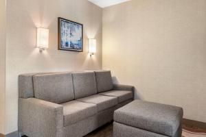 Queen Suite with Two Queen Beds and Sofa Bed - Non-Smoking room in Cambria Hotel Madison East