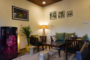 2 Serene Cottages in Majkhali Elm and Fig