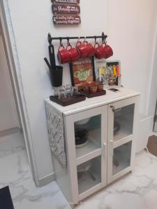 Stay-by-the-bay, 2bed garden apt with lounge bdrm