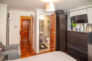 King Size - Ensuite Room
