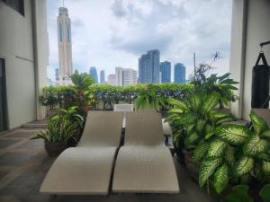 Interchange Tower Serviced Apartment - SHA Extra Plus