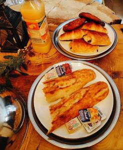 Duplex Safari jusquà 4 personnes, Spa, cinéma et lit sous les arbres, day use, 10 min centre