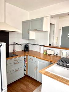 PORT DE HYERES - Appartement 40m2 - 4 personnes - place de PARKING