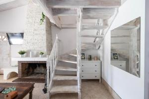 Aphrodites Nest