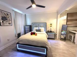 Fireflies In NYC, Cozy, Private & New