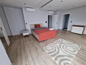 Golden Life Family Villa 2