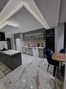 Golden Life Family Villa 2