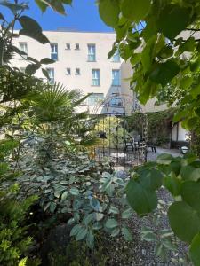 Hotels Logis Hotel Victor Hugo & Spa : photos des chambres