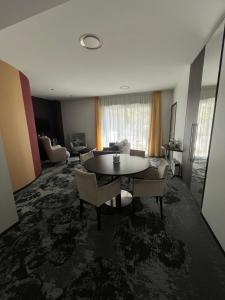 Hotels Logis Hotel Victor Hugo & Spa : Suite Prestige 