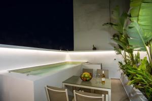 Casa Antonis - Modern Home with Jacuzzi near Faliraki