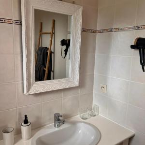 B&B / Chambres d'hotes Le Moulin de Montsegur : Chambre Lit King-Size