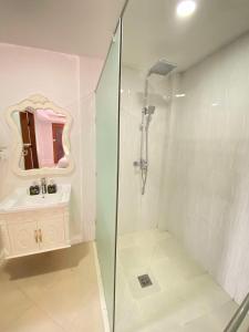 Luang Prabang Golden Lotus Villa River View