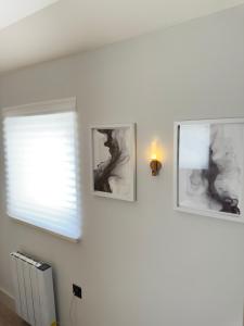 Chic Cozy Room with PS5, Mini Bar & Shared Spaces