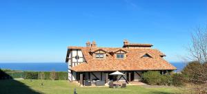 Magnífica villa mirando al mar