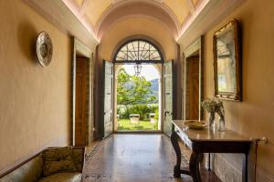 Exclusive Apartment in an 1800s Frescoed Villa with Historic Park - Villa Mastrangelo