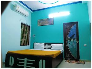 VARANASI HOTEL # Varuna Stay Varanasi Near Varuna River And Kashi vishwanath Temple -Restaurant & Parking Facilities Wifi Service - A Premium Hotel In Varanasi