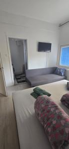 Centric Cozy entire studio in Kallio, Helsinki