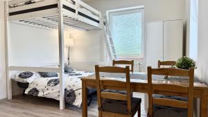 Za radnicí by Mountain ways