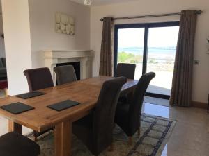 Serene luxurious Retreat with Sea Views, Entire Home Letterkenny