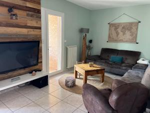 Maisons de vacances Villa au calme avec piscine : photos des chambres