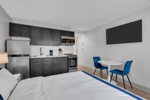 Next to Beach & Boardwalk