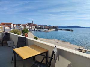 Sea View Apartment Betina, Murter