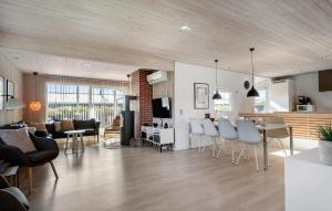 Holiday Home Vejlby Klit Harboøre V