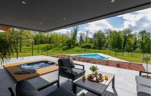 Stunning Home In Slunj 