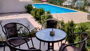 Perla Beach Apartments
