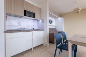 Torre Pali Beachside Retreat