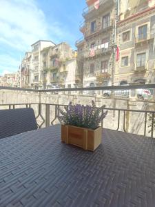 Via San Vincenzo, 21