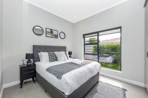 Modern 2 Bed 2 Bath Oasis in Prime Location