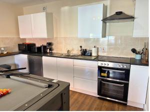1-King Bed House, near City Centre, Pool Table