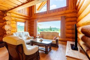 Villa Harmonia Private Jacuzzi and Pool Retreat near Rogaška 