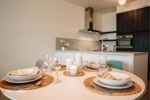 MARIE - Nieuw appartement vlakbij het strand met terras en privégarage