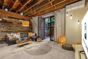 Stylish Industrial Charm, in a Prime Locale