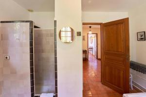 Maisons de vacances Charme provencal Les amandiers piscine et animaux : photos des chambres