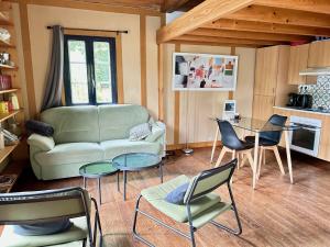 Maisons de vacances Le chalet bucolique au bord de l'eau : photos des chambres
