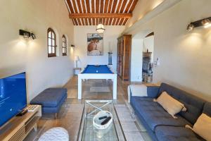 Maisons de vacances Charme provencal Les amandiers piscine et animaux : photos des chambres