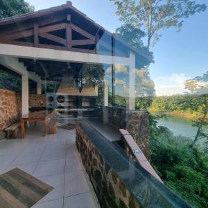 Casa com Vista al Rio Paraná con Naturaleza y Comfort