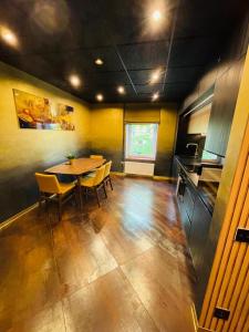 BRIVIBAS RESIDENCE - SUNSET, free PRIVAT parking, free WIFI, self check-in