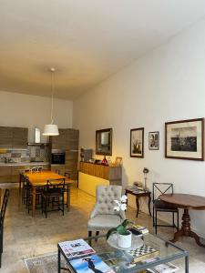 Fashion Florence Rooms