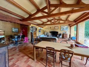 Maisons de vacances Les champs d-Hermier avec Piscine : photos des chambres
